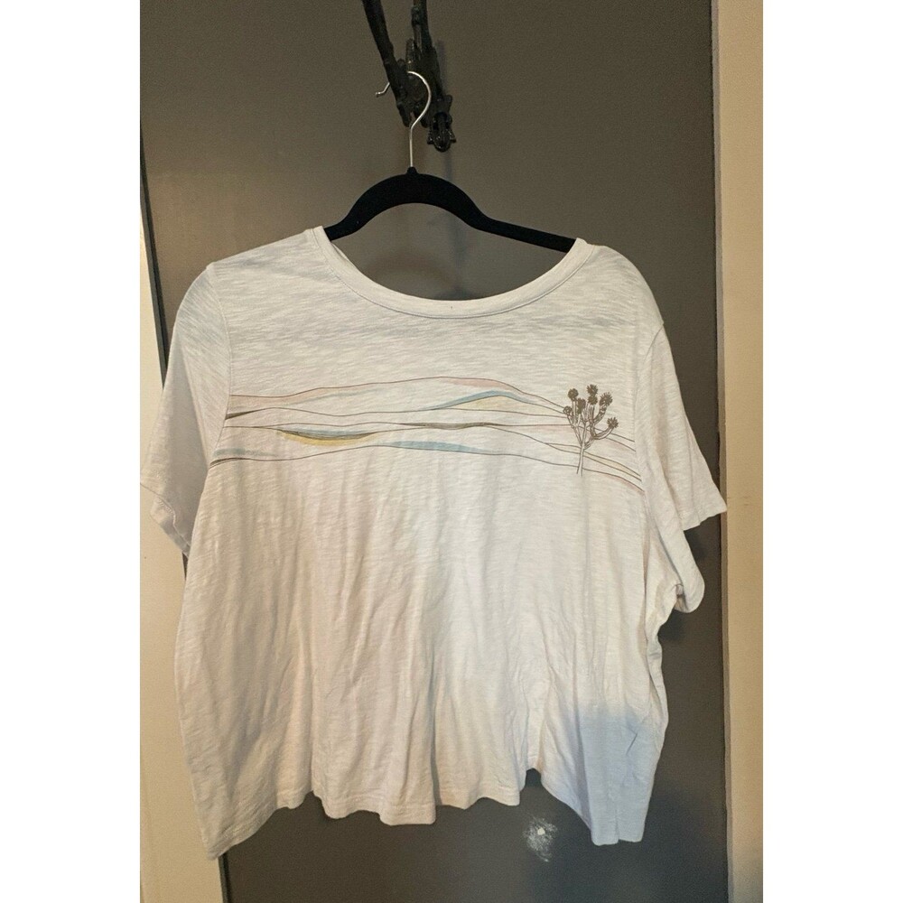 Torrid size 3 white crop super soft t shirt